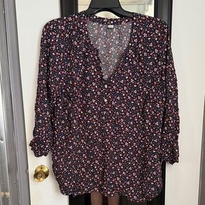 Old Navy Floral V-Neck Blouse in blue, pink and orange. Size 3X. Like new.